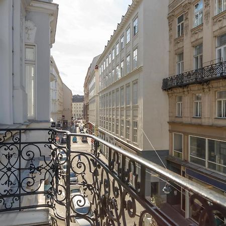 Senator Suite Stephansplatz By Ichbucheat Vienna Exterior photo