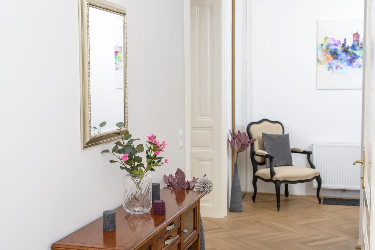 Senator Suite Stephansplatz By Ichbucheat Vienna Exterior photo