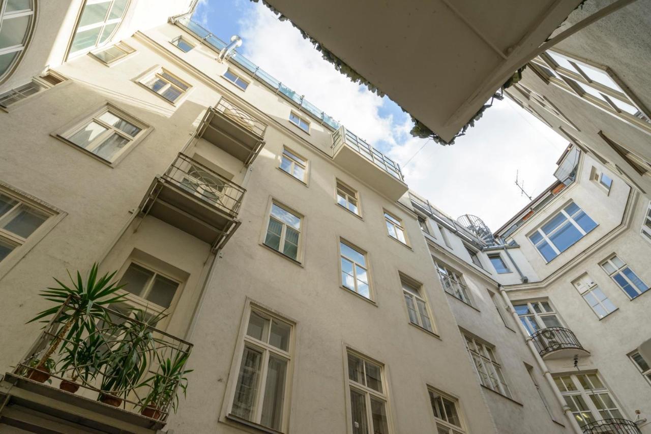 Senator Suite Stephansplatz By Ichbucheat Vienna Exterior photo