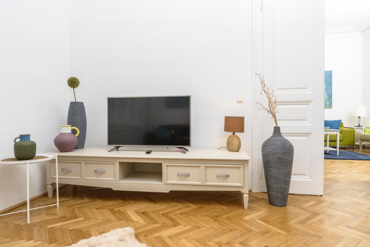 Senator Suite Stephansplatz By Ichbucheat Vienna Exterior photo