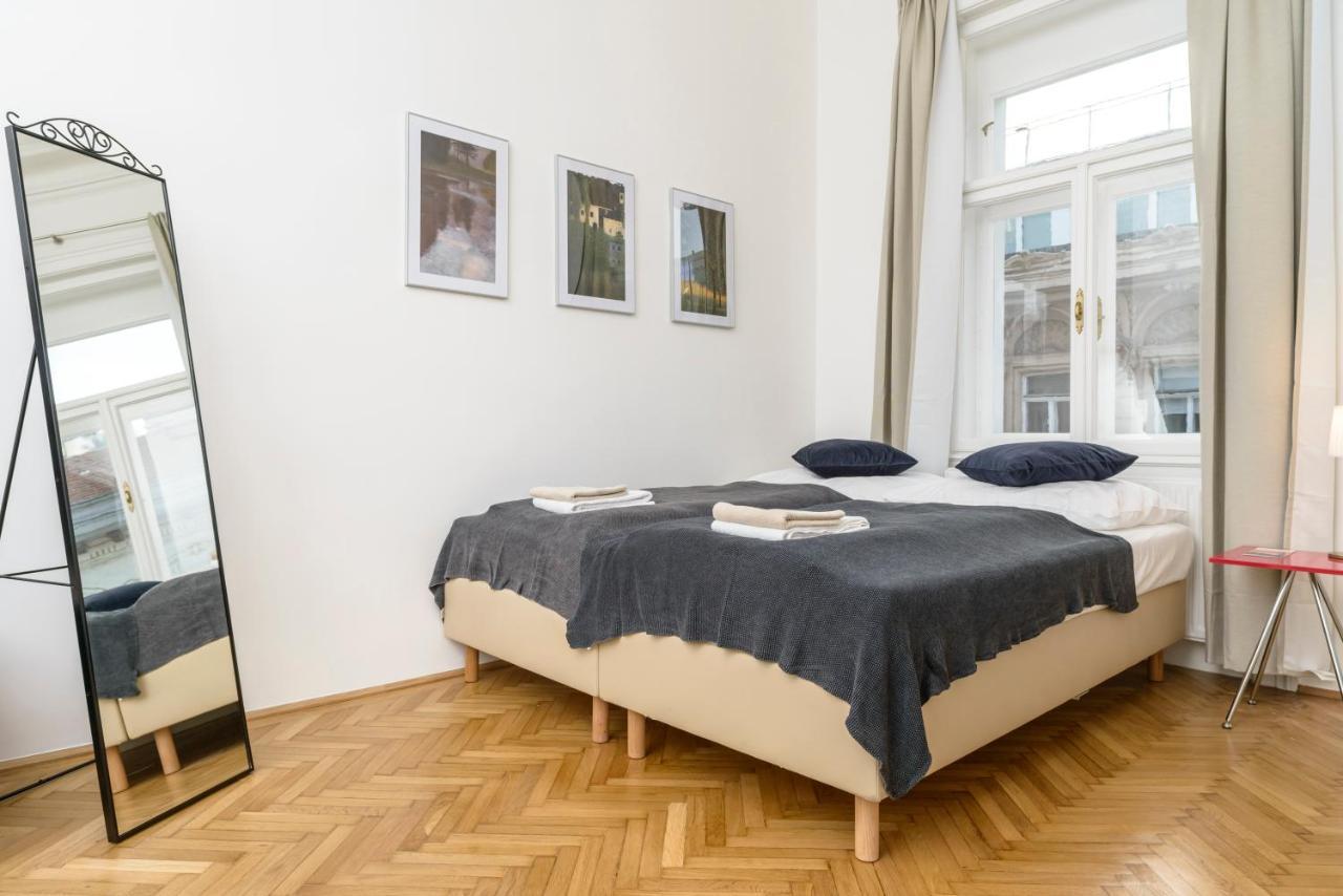 Senator Suite Stephansplatz By Ichbucheat Vienna Exterior photo