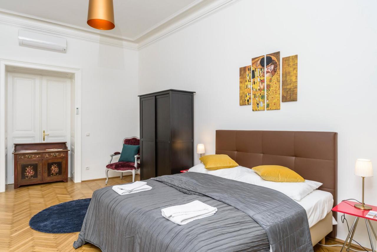 Senator Suite Stephansplatz By Ichbucheat Vienna Exterior photo